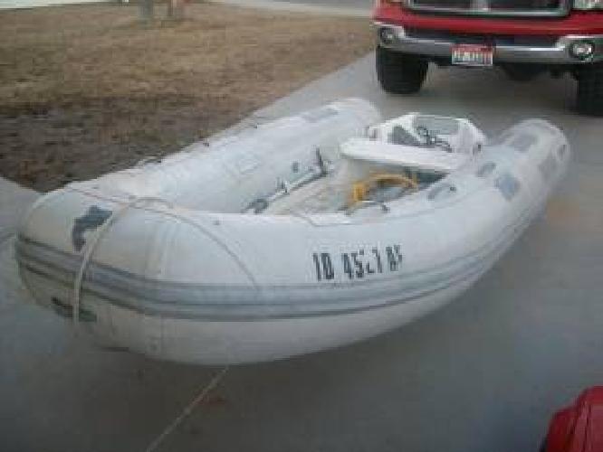 $1,400 2003 10' Caribe Inflatable