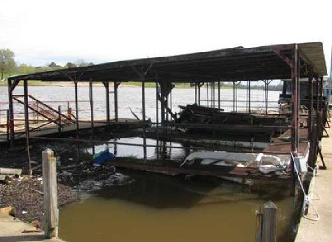 $1,800 3 Stall Steel Boathouse