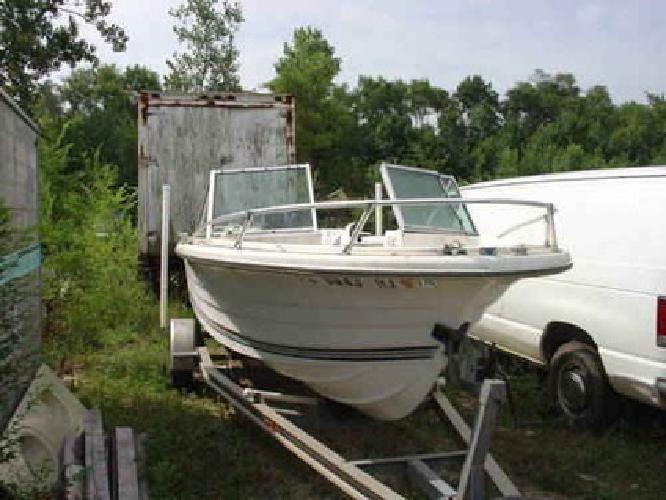 $2,000 1979 MANATEE 19-FT with 140-HP OUTBOARD