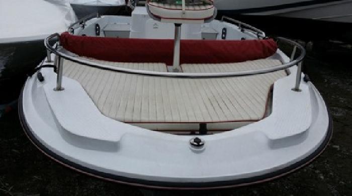 2002 Triumph HIGH END 19' CENTER CONSOLE with YAMAHA 115HP 4 STROKE AND NICE TRA