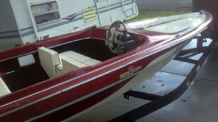 $2,100 Ski Boat Dixie Devil 85Hp Mercury motor 2100 OBO or trade