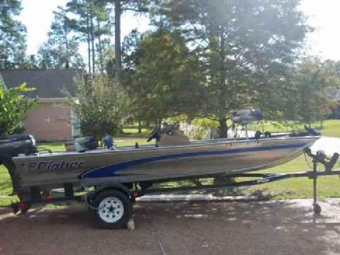 $3,675 Reduced Again--Must Sell--17' Fisher Dominator Fishing Boat
