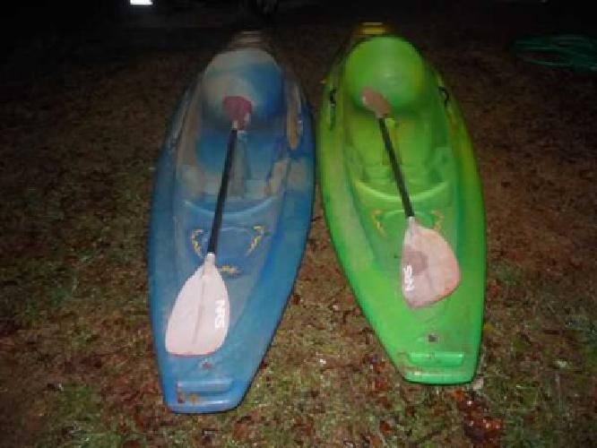 $400 2 Jackson Kayaks w/paddles (McMinnville)