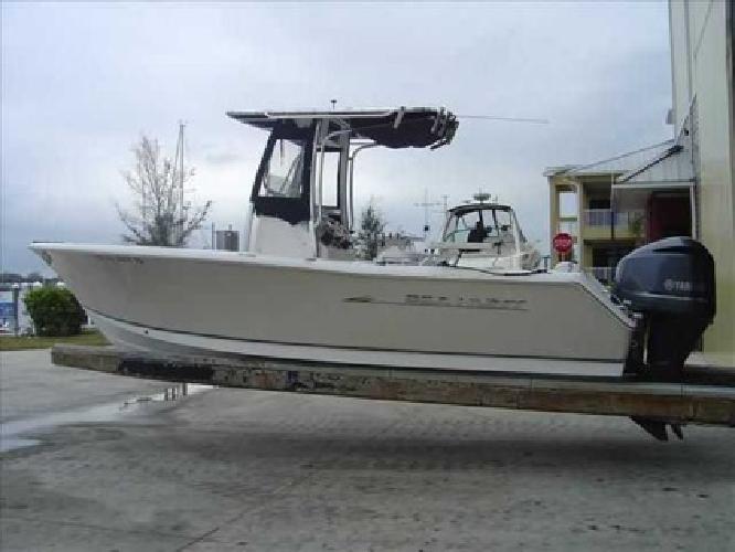 $44,995 2011 Sea Hunt 225 TRITON