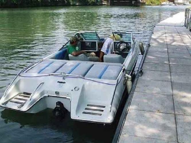 $5,900 1989 celebrity boat