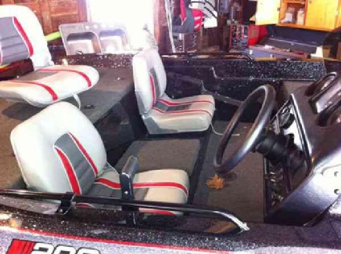 $6,200 1995 Stratos Bass Boat and Trailer