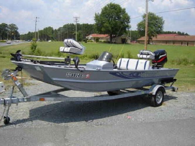 $8,495 Duracraft Aluminum Bass Fishing Boat w/50HP Mercury Motor and Galv Trl
