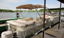 2004 Voyager Tri-Toon, 280 Express, Powered By A Johnson 115 H.P. Outboard, Stainless Steel Ski Tow Bar, All Safety Equipment Included, New Bimini Frame And Top. Located At Alhonna Resort - 8 Mile Marker.