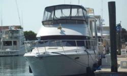 1995 Carver 39 Cockpit Motoryacht Vessel has lots of room
Cool features of this vessel include