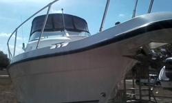 I have a beautiful very well maintained boat for sale .It is a 99 Seaswirl Striper 24.2 ft Walk around Boat with a 99 225 Hp evinrude fuel Injection has approx 350 hrs,stainless steel prop four blades,Gps garmin map color 392,fish finder raymarine,Cd