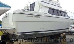 1995 Bayliner 28ft 2858 Command Bridge Classic For Sale by Power Yachts International - Taylor, Michigan Exterior Color