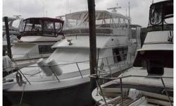1992 Carver 370 Aft Cab MY, 37' MOTORYACHT-1992 Carver 370 Aft Cab MY, 37' There are many reasons why I bought this vessel. It is spacious, lots of storage and it is designed with family and entertaining in mind. I love the twin 330 hp Cummins diesel