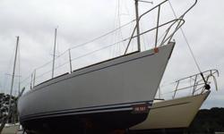 1987 (ALSBERG) EXPRESS 34' SAILBOAT - RACER/CRUISERVery heavily built racer/cruiser. Roomy and well designed.On the hard in Glen Cove, NY. Designed by Carl Schumacher and built by Alsberg Brothers in Santa Cruz, CA. Only 15 built. Below she is light and