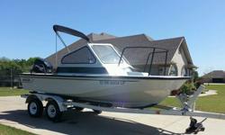 1998 Boston whaler 19 ft sentry. Very clean bottom, long aluminum keel guard, pipe railing, Mercury 150 fuel injected motor. Floor is solid as a rock. No soft spots. Bimini top in great condition. Has a very small cuddy cabin. This is a X- oklahoma lake