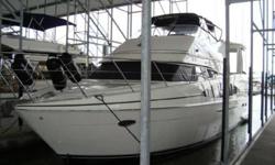 2001 Carver 466 MOTOR YACHT For more information please call
