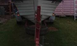 1969 Chrysler POGPR18 / 70 HP Evinrude fishing boat for sale carberator overhauled 6 passengers perfect condition old trailer with new tires