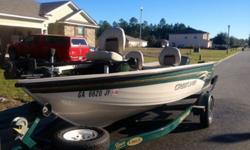 This is a 2001 Crestliner 16' V-Bottom Aluminum Hull boat with a 2001 Johnson 50hp 2-Stroke on a matching 2001 Crestliner trailer by Eagle. The boat has very minor wear and tear, scratches (see picture) and dents, has been meticulously maintained