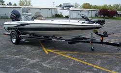 ABSOLUTELY BEATIFUL 2004 triton TR-186 bass boat,18ft 6 in long,evinrude direct injected 150hp engine,stainless prop,seastar hydraulic steering,2 lowrance X-51 fishfinders,triton special edition dual pro XL on board charger,2 rod boxes 2 storage upfront,2