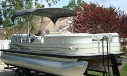 THIS 2005 SUN TRACKER PARTY BARGE REGENCY EDITION 25 IS AN EXCELLENT MEANS OF RELAXATION. THIS FUN IN THE SUN PONTOON BOAT HAS ALMOST EVERYTHING NEEDED TO ENTERTAIN SEVERAL OF YOUR FRIENDS AND FAMILY MEMBERS AT THE SAME TIME. TRACKER HAS BEEN BUILDING
