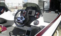 2007 CHAMPION BOATS 210 Elite, 250 Mercury PRO SX OPTIMAX Hotfoot pedal, Hyd Jackplate, Pro Tournament series 4 bank charger, pumpout, SE pkg, Spare, disc brakes, Loc R bar, tilt steering. 2 LMS 520C DF Fish-finding Sonar & Mapping GPS Networked