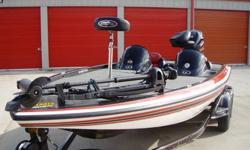 Skeeter 21i 2008 Dual Console.Yamaha 2008 250hp VMAX.Tandem Trailer with surge breaks and swing away tongue.200Hours ? Complete Service Schedule, Meticulously Maintained, Storage Shelter Kept.Great Condition.Features: Cockpit Features DMS (Digital