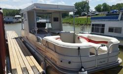 2008 sun tracker party hut regency edition, 30 ft long, 8.5 wide. includes dual axle trail star trailer with lights and surge brakes and front boarding ladder...as for the boat here is a summary of what all it has...stereo with aux jack and satellite