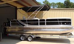 2016 South Bay 522 CR Tritoon PP Black w/Gray Stripe SpecificationsOverall Length 23' 9" Width 8' 6" Max. HP 200Options:*Black Panels w/Gray Stripe* Black Bimini Top* Flagstone Vinyl w/ Black Accent* Tritoon Performance Package - Center Tube, Seastar