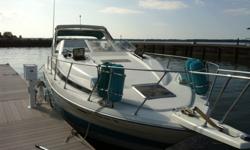 Up for sale is a very good condition 30' 8" long and 10' beam 1993 Bayliner Ciera 3055. Has twin 305 V-8's, fully serviced and in excellent running order. Gets up on plane in a snap and cruises around 29mph, handles chop and rollers with ease. Features a