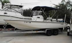 2002 Boston Whaler 22 DAUNTLESS Originally bought new from MarineMax! Perfect boat for fishing or family day at the sandbar. Only 311 hours, includes trailer. Easy to see here at our facility.
For more information please call