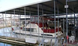1987 silverton aft cabin motor yacht.This is a very roomy boat that will sleep 8.Needs some TLC. The boat has set for the last 5 years. If you are looking for a weekend home on the water this is for you.