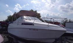 1991 FOUR WINNS VISTA 235 24FT. OMC COBRA OUTDRIVE 5.7 230HP (ENGINE NEEDS WORK) WE DON'T KNOW WHAT IS WRONG WITH ENGINE! SLEEPS 4 COMFORTEBLE STAND UP SHOWER,,TOILET,2 SINKS, MICROWAVES REFRIGERATOR,GPS PLUS FISH FINDER FULL COVER,,,WHEN MARINA FULL