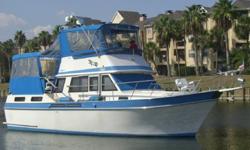38 ft Yacht, Californian/Wellcraft 1985 with Aft Cabin and a Fiberglass Gel coat hull. Twin V8 gas engines with 520 HP total. Has Radar and loaded with Electronics. It has a swim platform and upper large sundeck. The bridge has ample seating. Down below