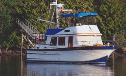 42ft of comfort, this CHB comes ready to cruise. Powered by Twin Perkins Diesels she is economical to run and has good range with 320 gal fuel capacity. Galley and Salon are on the same level, forward is a cabin with 2 bunks and private head, aft the