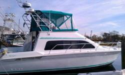 Mainship 40 sedan bridge. She has two staterooms, large head with sit down and stand up shower, U-sharp dinning area, full size refig, large sofa convert to bed and fully equipped. But need little TLC. If you interested buying big boat. I am sure she is