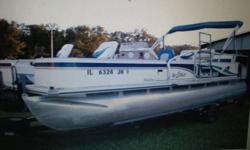 2000 Malibu by Lowe Suncruiser pontoon 20' with 40hp Johnson motor. Plywood floor is solid, does needs a good cleaning. Asking $4000.00,for more details or any ?'s please ask.