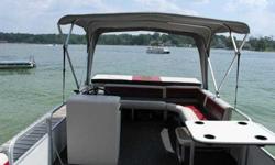 1991 Suncruiser Pontoon
Force 35HP Engine (runs great)
Vinyl Seats in Attractive condition except 1 color of the fabric didnt do well in the sun
Colors are classic