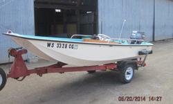 This is a really nice 1960 Boston Whaler 13 ft all original. The engine is a 1989 yamaha 40 hp outboard, oil injection, precision blend and runs perfect. Everything works great, Called Andy for more info, thanks