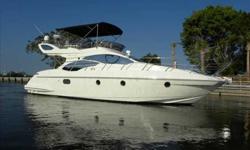 2009 Azimut 43 FLYBRIDGE
For more information please call