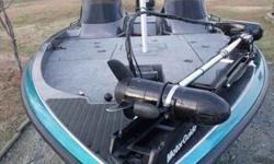 This is a 1995 Stratos 278 Dual Console bass boat with an Evinrude 150 hp engine. The boat has been reworked to an excellent condition. New Tournament Style bucket seats, Carpet replaced last year, New water pump, New fuel lines, Batteries are new, New