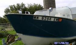 Collectable "1966' Viking 17' Aluminum Runabout W/ 60hp Evinrude 4cyl.
We ran a tank of fuel through it about a year ago, ran strong! Comes with a trolling motor bracket, spot and flood light.
The wood that's attached to the outside of the transom is