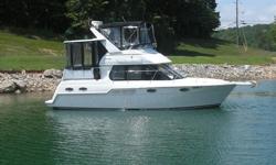 Great fresh water Carver 326 with twin engines, generator, ac/heat, full camper canvas, aft hardtop, twin staterooms. Full electronics include Raymarine GPS, Radar, Autopilot, VHF, depth finder, etc...All services are up to date on this boat including new