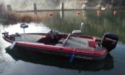Up for sale 1999 Radical One Challenger Pro Bass Boat with Mercury 115HP. Lots of storage. Fiberglass boat but Aluminum top platform NOT WOOD. Makes the boat lighter and long lasting. Comes with two Lowrance fish finder and a GPS. Has an awesome 74 lbS